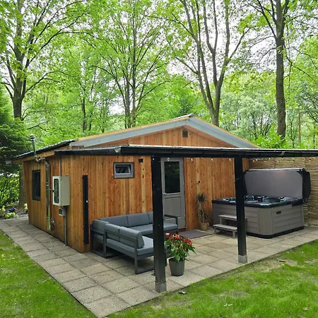 Tiny Met Prive Jacuzzi * Lanaken